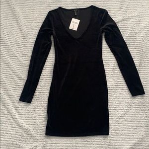 New with tag black velvet long sleeve dress small